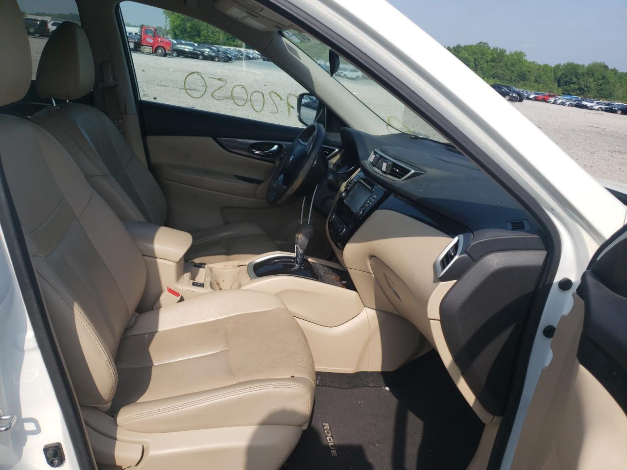 Photo 5 from auction – 2016 NISSAN ROGUE S with VIN 5N1AT2MT3GC767096