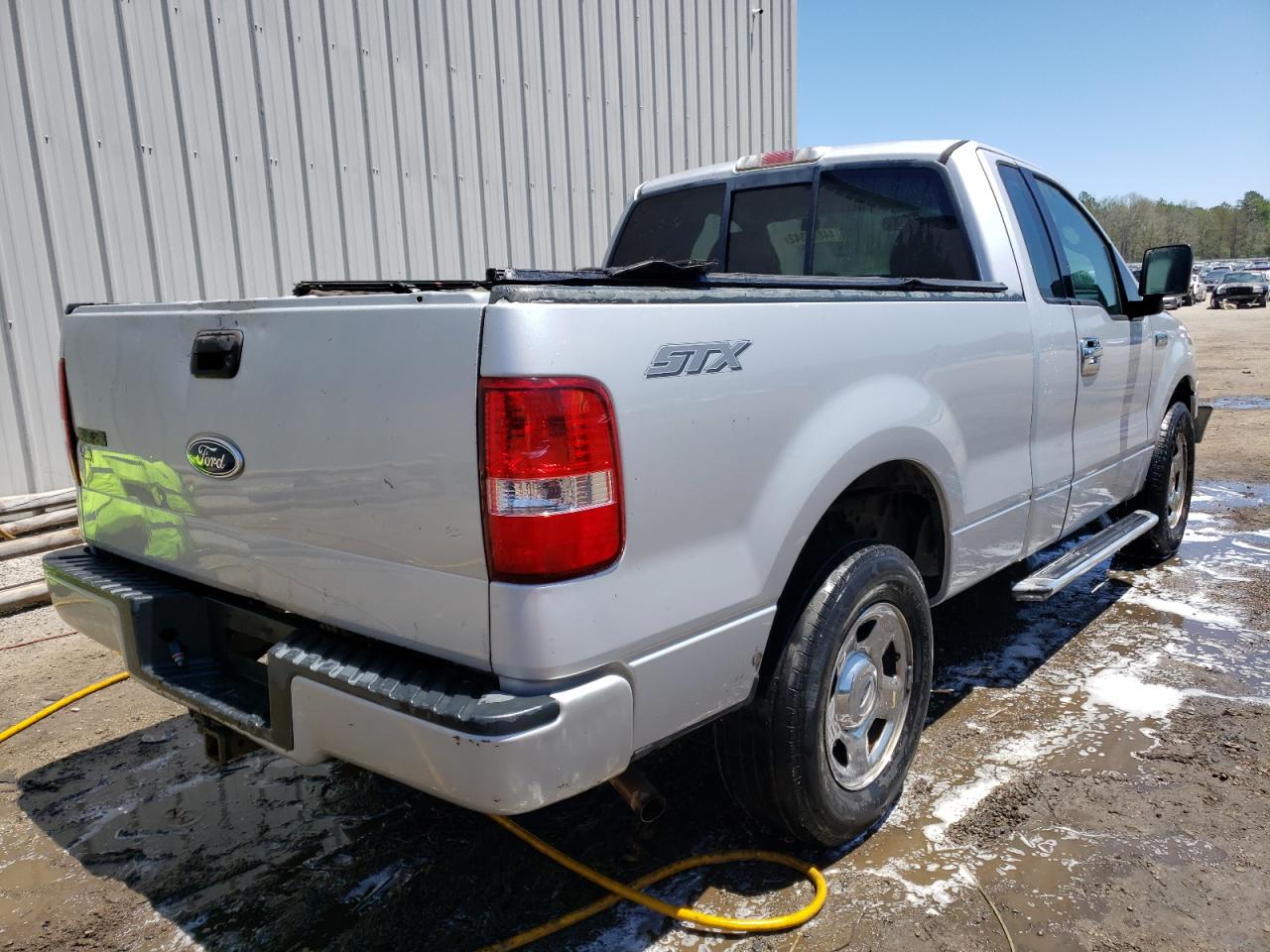 Photo 4 from auction – 2004 FORD F150 with VIN 1FTRF12W84NA98135