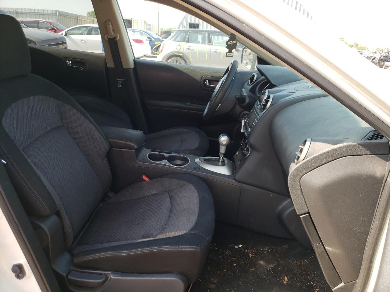 Photo 5 from auction – 2012 NISSAN ROGUE S with VIN JN8AS5MV1CW415335
