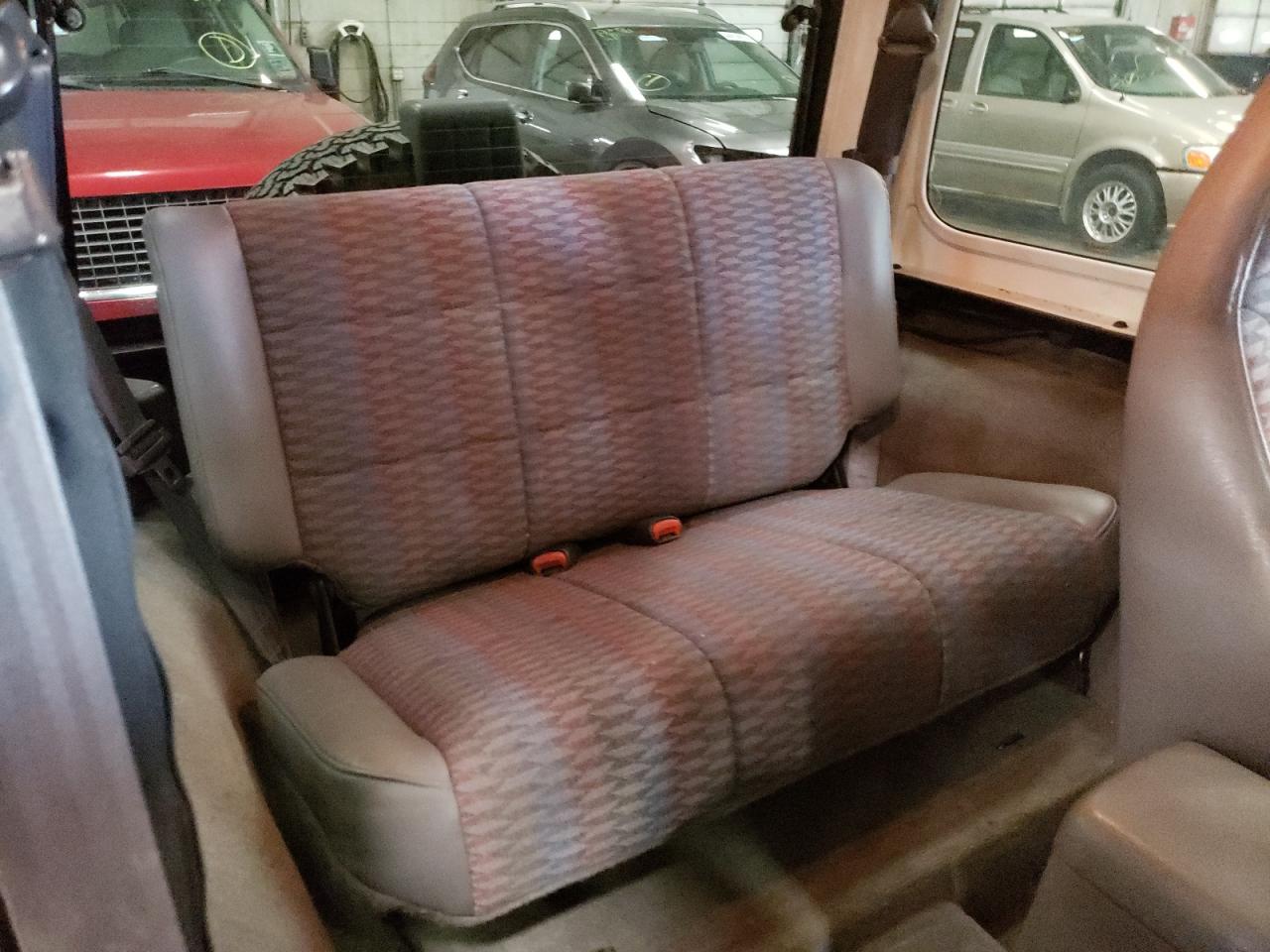 Photo 6 from auction – 1998 JEEP WRANGLER / with VIN 1J4FY19S7WP705563