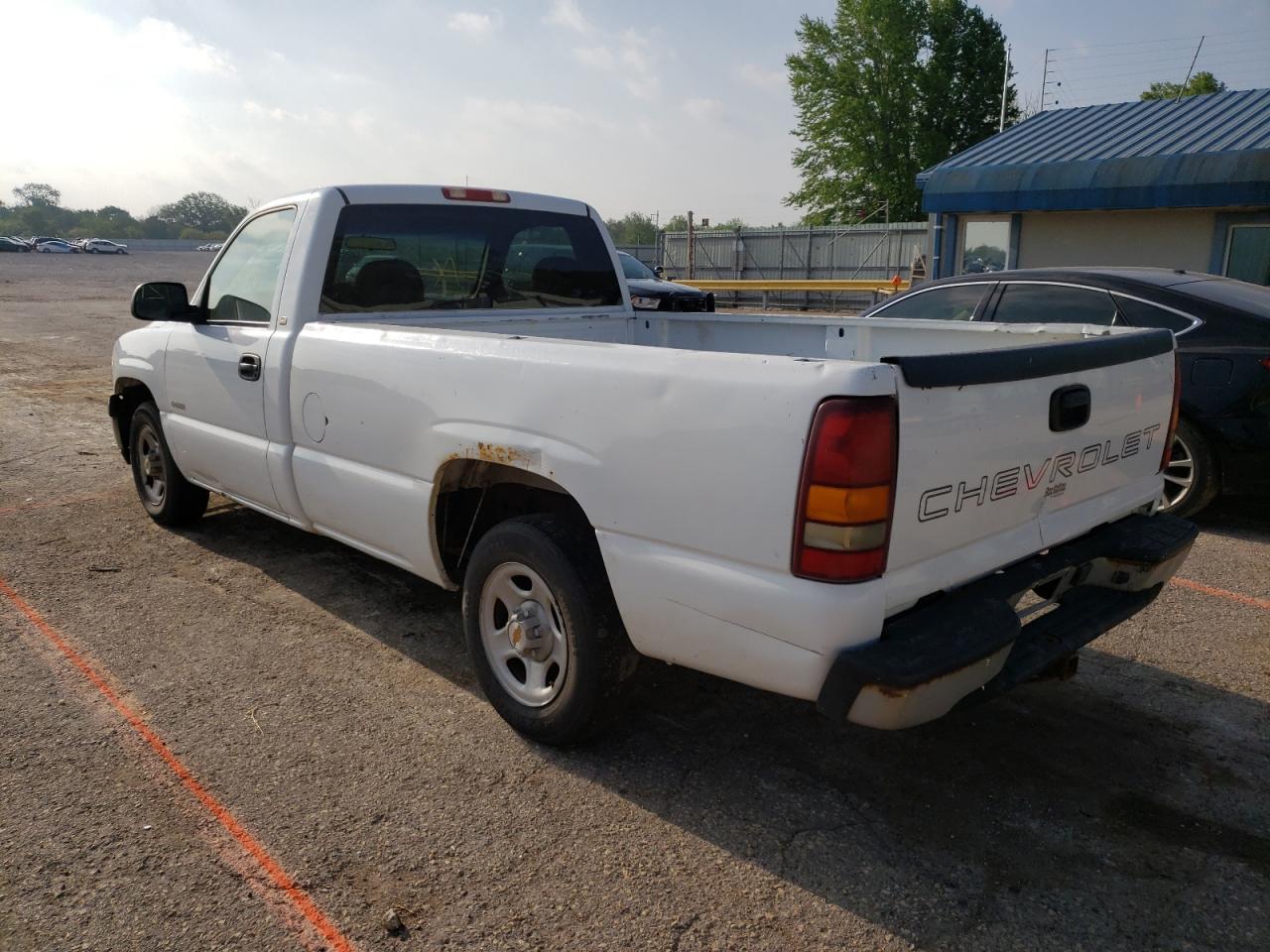 Photo 3 from auction – 2000 CHEVROLET SILVERADO with VIN 1GCEC14W1YE171095