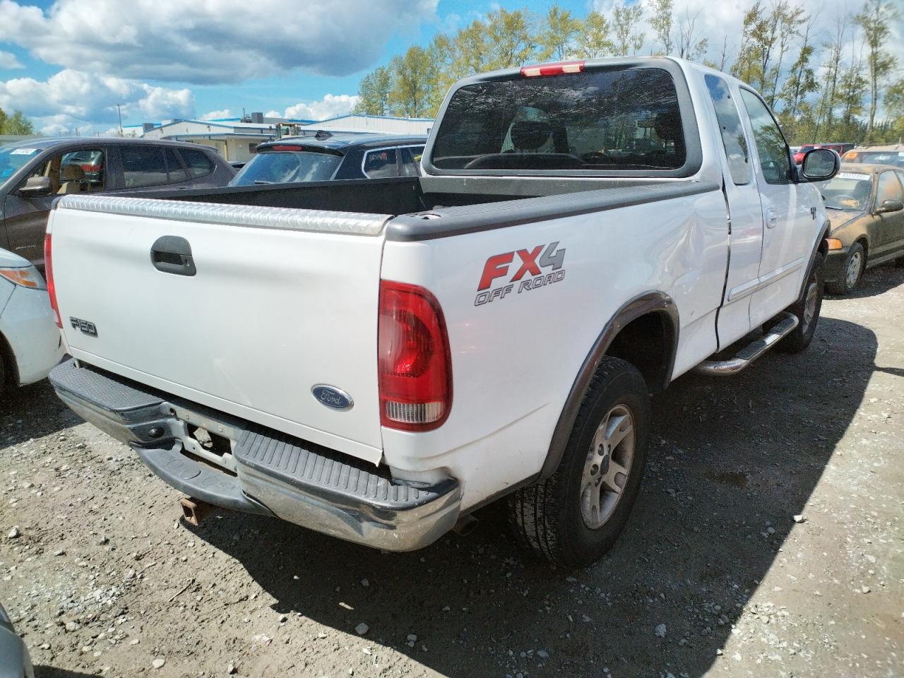 Photo 4 from auction – 2002 FORD F150 with VIN 2FTRX18L52CA76400