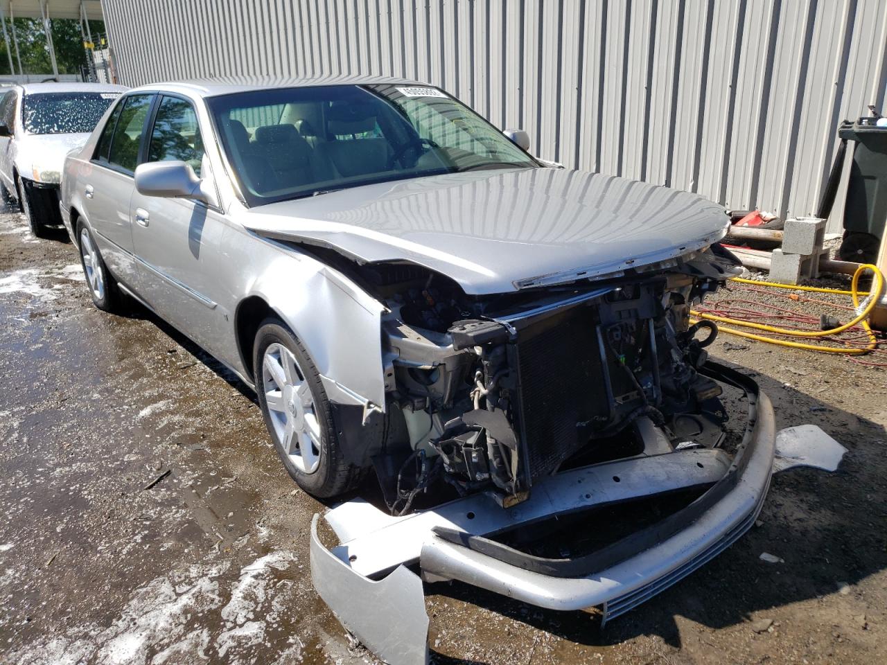 CADILLAC DTS 2007 with VIN 1G6KD57Y47U173869 - Photo from auction