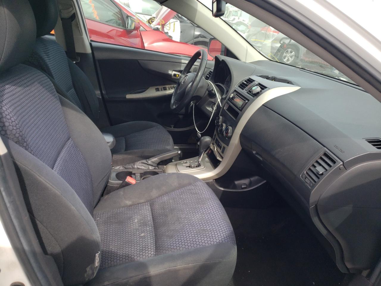 Photo 5 from auction – 2010 TOYOTA COROLLA XR with VIN 2T1BE4EE7AC043277
