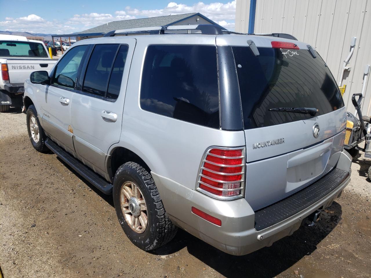 Photo 3 from auction – 2002 MERCURY MOUNTAINEE with VIN 4M2ZU86E52UJ09170