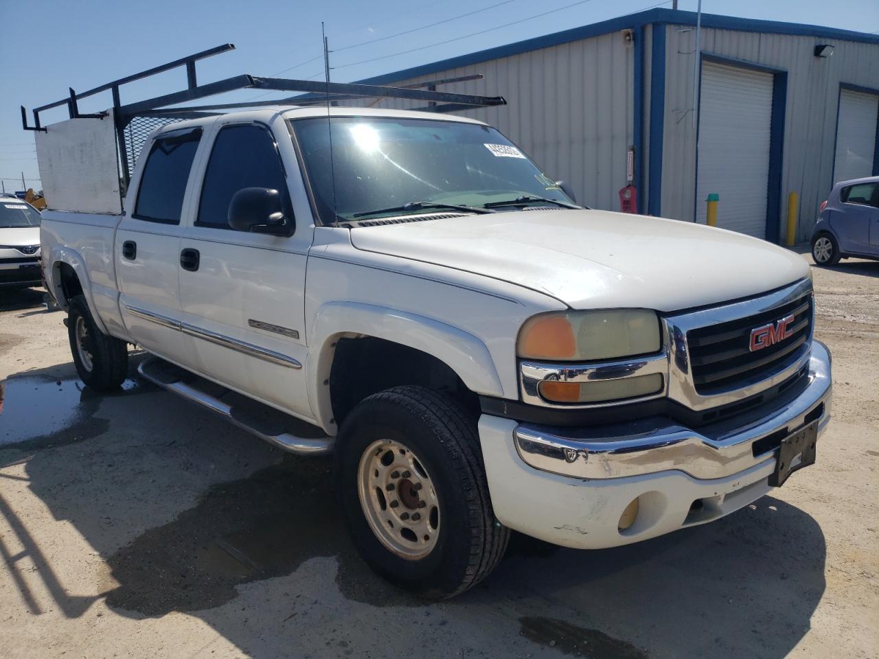 GMC SIERRA C25 2004 with VIN 1GTHC23U34F105736 - Photo from auction