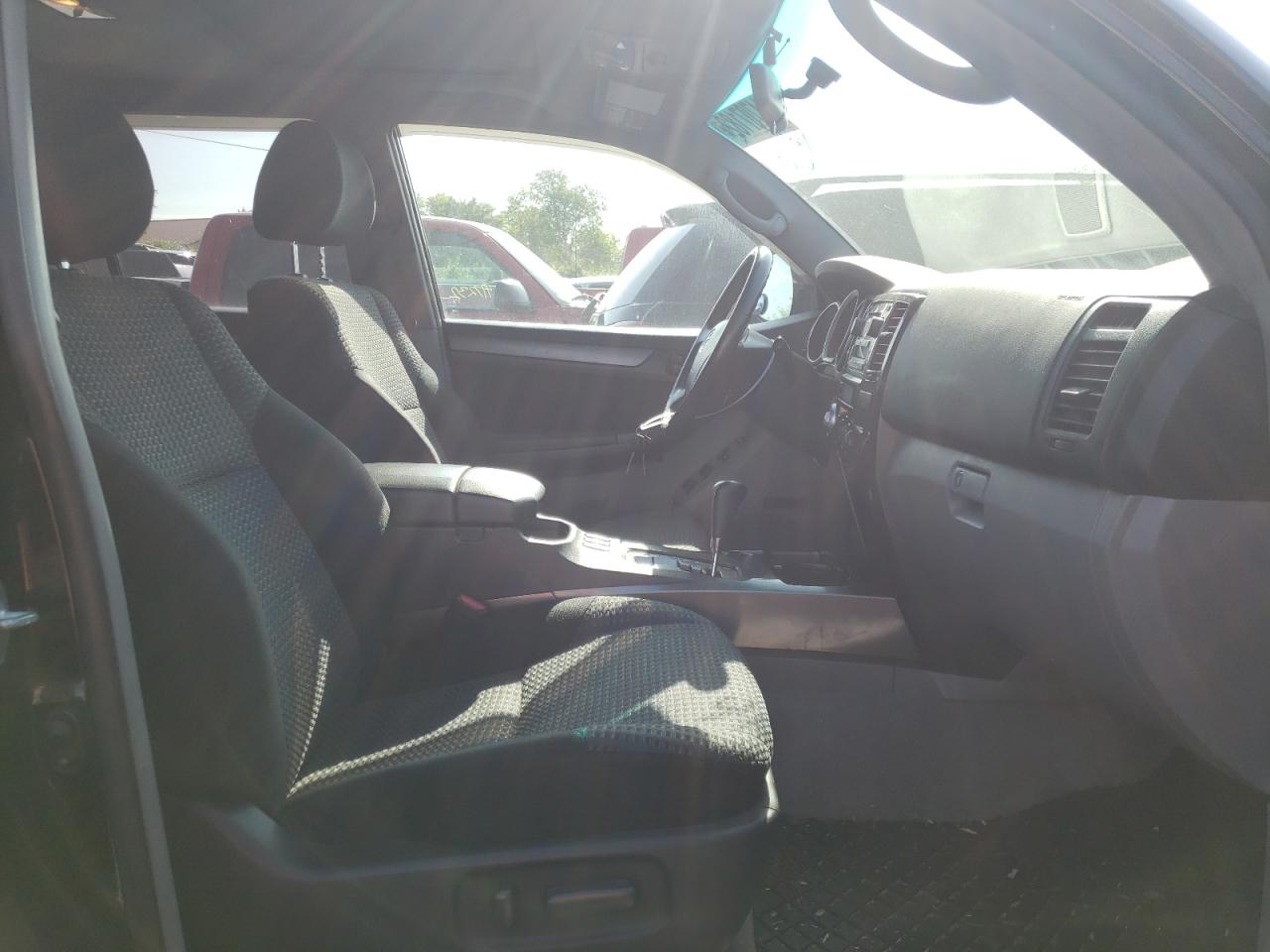 Photo 5 from auction – 2006 TOYOTA 4RUNNER SR with VIN JTEBU14R568061653