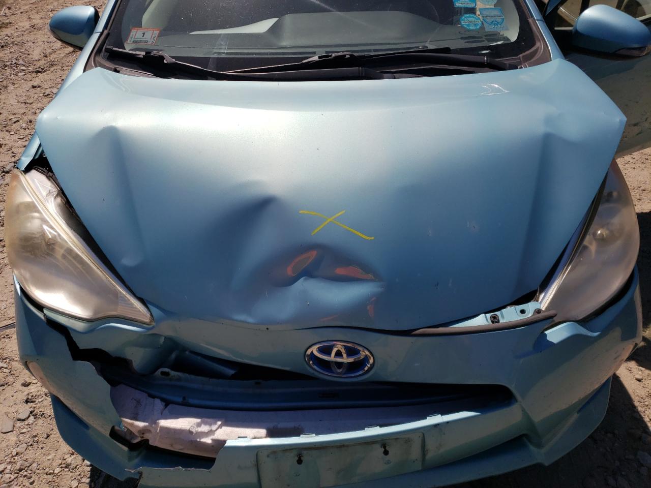 Photo 7 from auction – 2012 TOYOTA PRIUS C with VIN JTDKDTB32C1011778