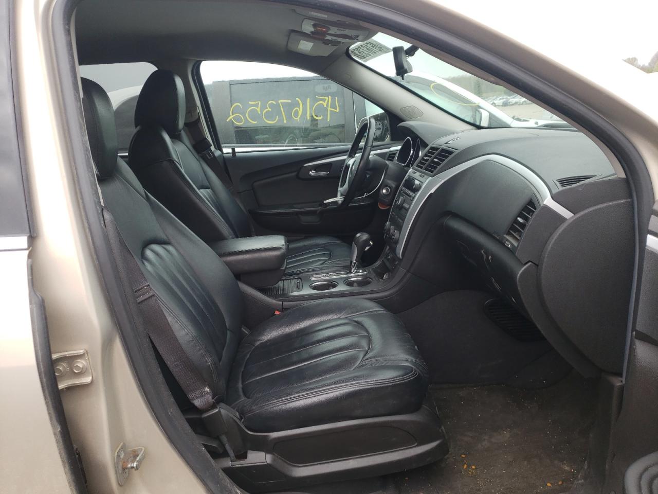Photo 5 from auction – 2011 CHEVROLET TRAVERSE L with VIN 1GNKRGED4BJ393850