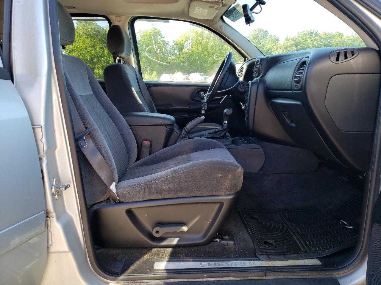 Photo 5 from auction – 2008 CHEVROLET TRAILBLAZE with VIN 1GNDT13S882105825