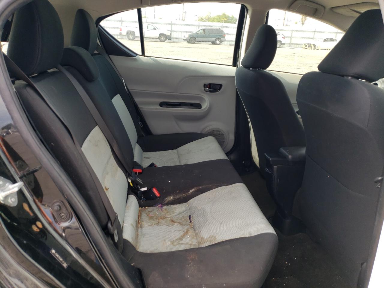 Photo 6 from auction – 2012 TOYOTA PRIUS C with VIN JTDKDTB38C1516661