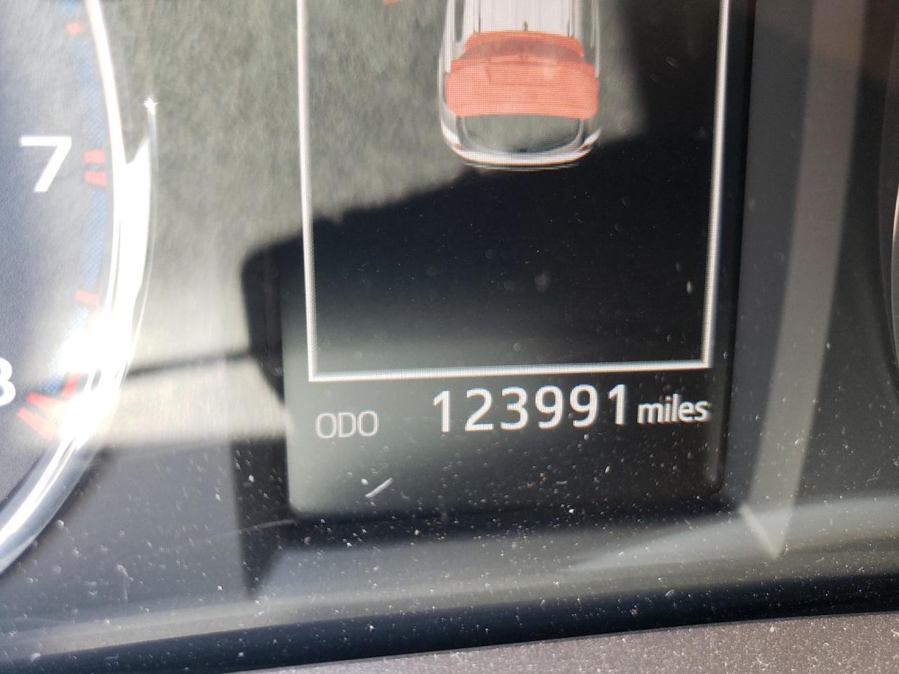 Photo 8 from auction – 2016 TOYOTA RAV4 LIMIT with VIN JTMDFREV4GD183754