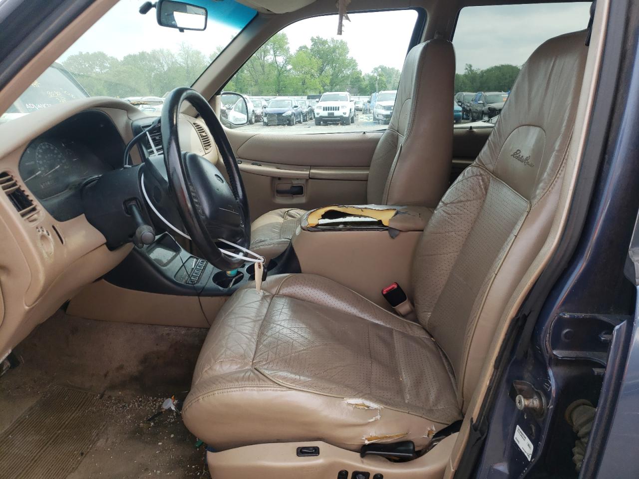Photo 5 from auction – 1998 FORD EXPLORER with VIN 1FMZU35PXWZC08518