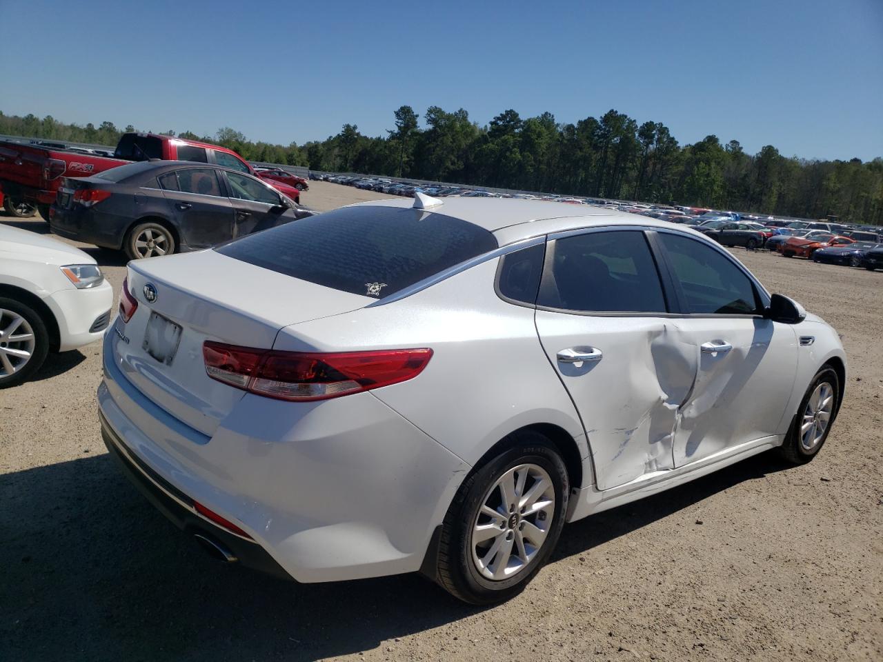 Photo 4 from auction – 2016 KIA OPTIMA LX with VIN 5XXGT4L33GG119060