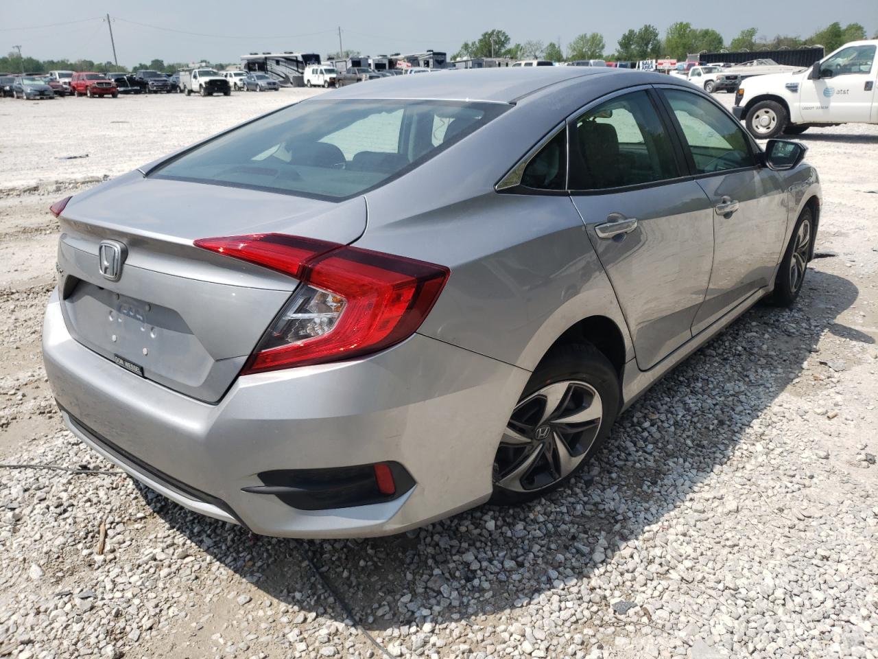 Photo 4 from auction – 2019 HONDA CIVIC LX with VIN 19XFC2F68KE011802