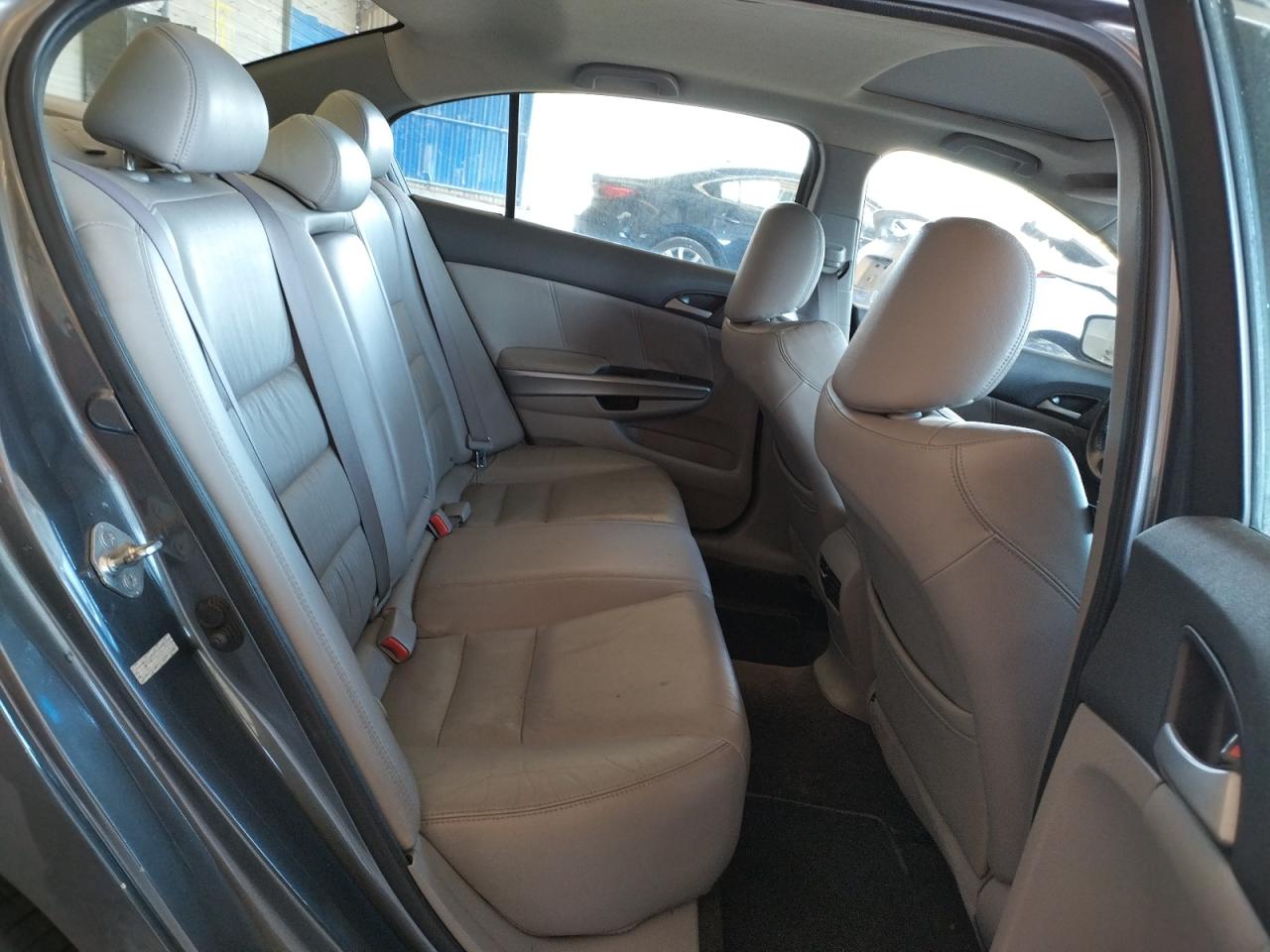 Photo 6 from auction – 2010 HONDA ACCORD EXL with VIN 1HGCP2F85AA066252