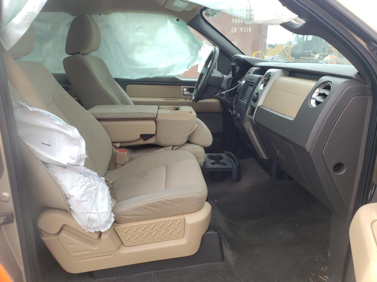 Photo 5 from auction – 2011 FORD F150 SUPER with VIN 1FTEW1CM2BFC37243