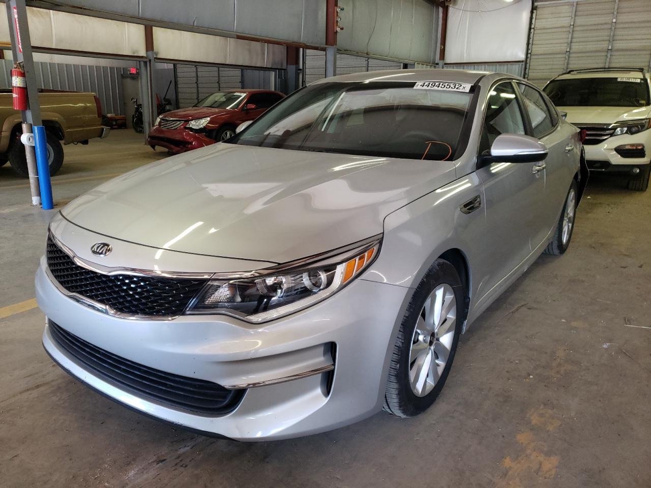 Photo 2 from auction – 2016 KIA OPTIMA LX with VIN 5XXGT4L32GG061524