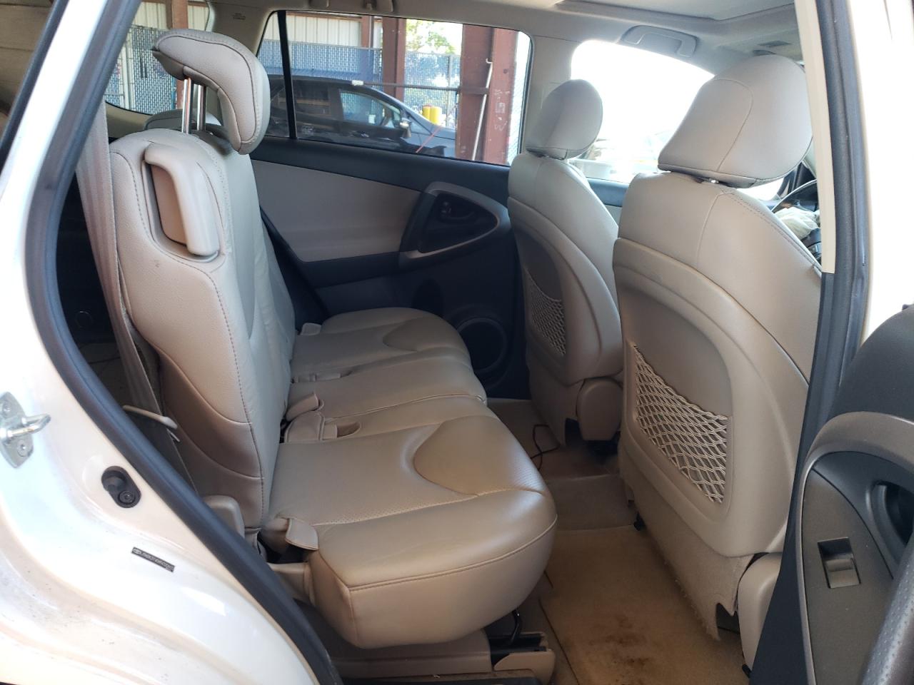 Photo 6 from auction – 2008 TOYOTA RAV4 LIMIT with VIN JTMZK31V085020602