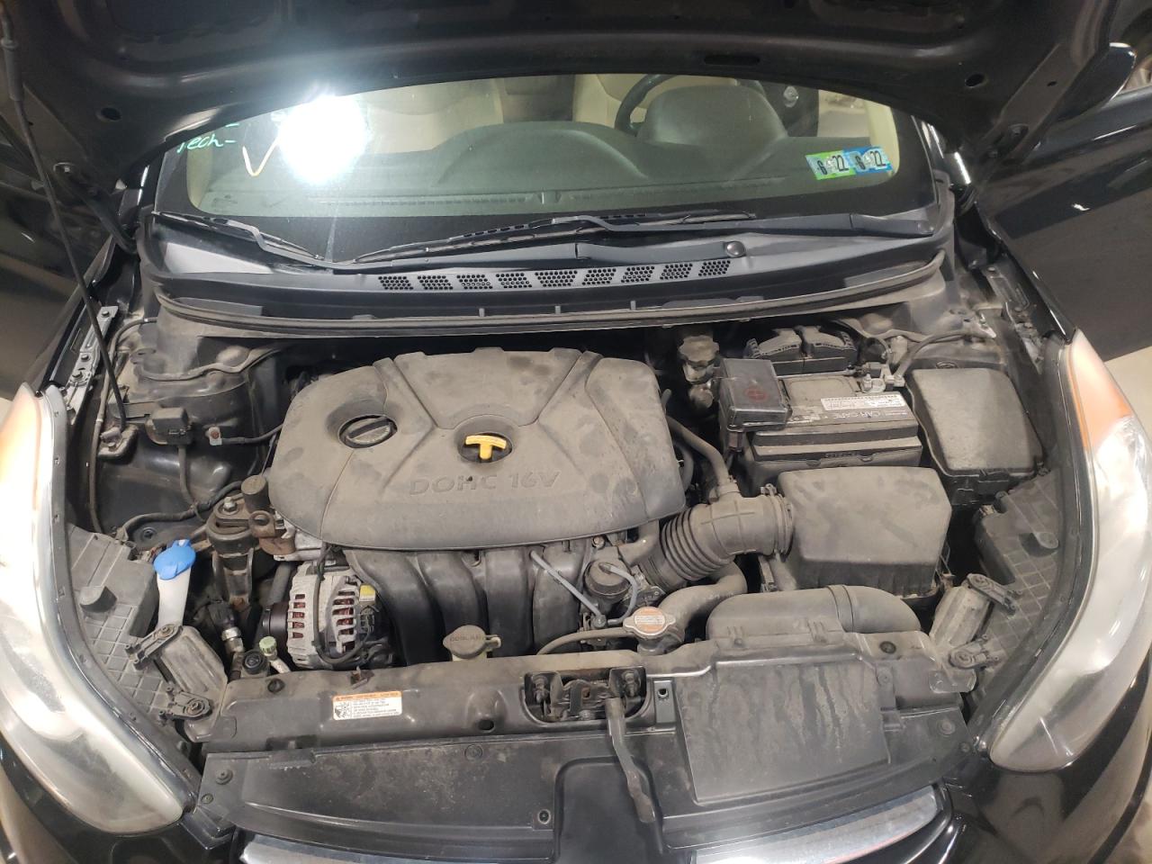 Photo 7 from auction – 2012 HYUNDAI ELANTRA GL with VIN 5NPDH4AE2CH073664