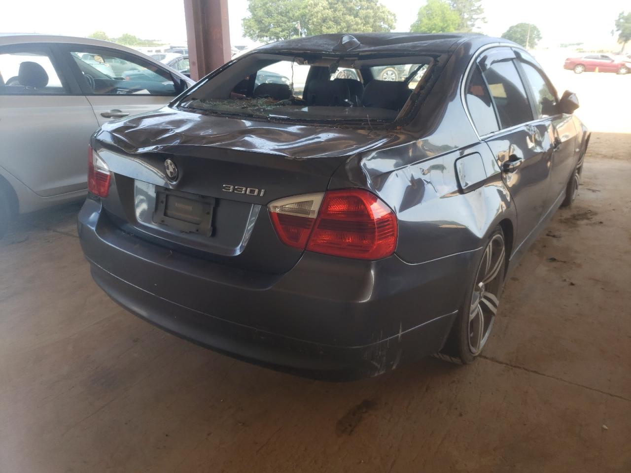 Photo 4 from auction – 2006 BMW 330 I with VIN WBAVB33596PS11025