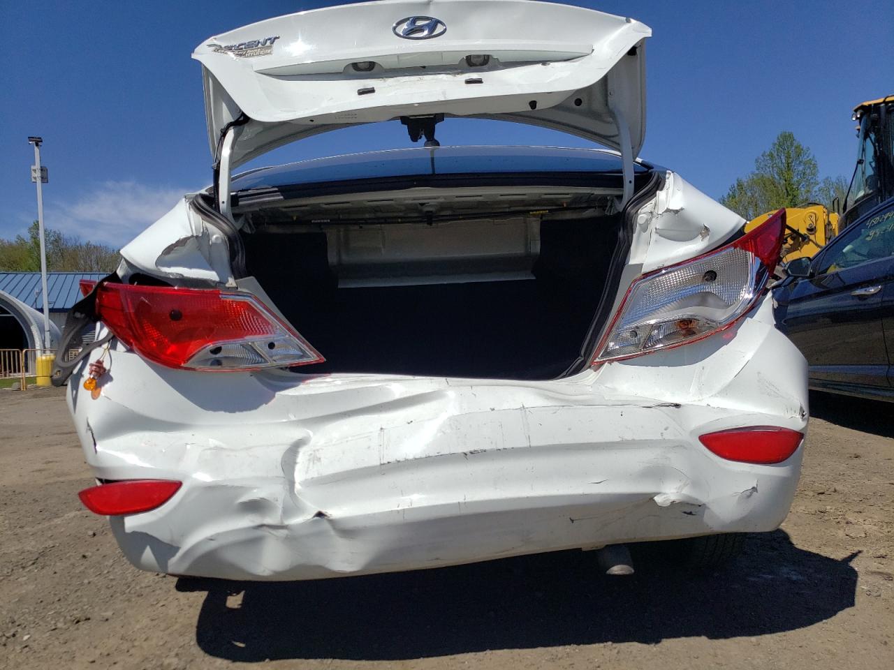 Photo 9 from auction – 2015 HYUNDAI ACCENT GLS with VIN KMHCT4AE9FU893899