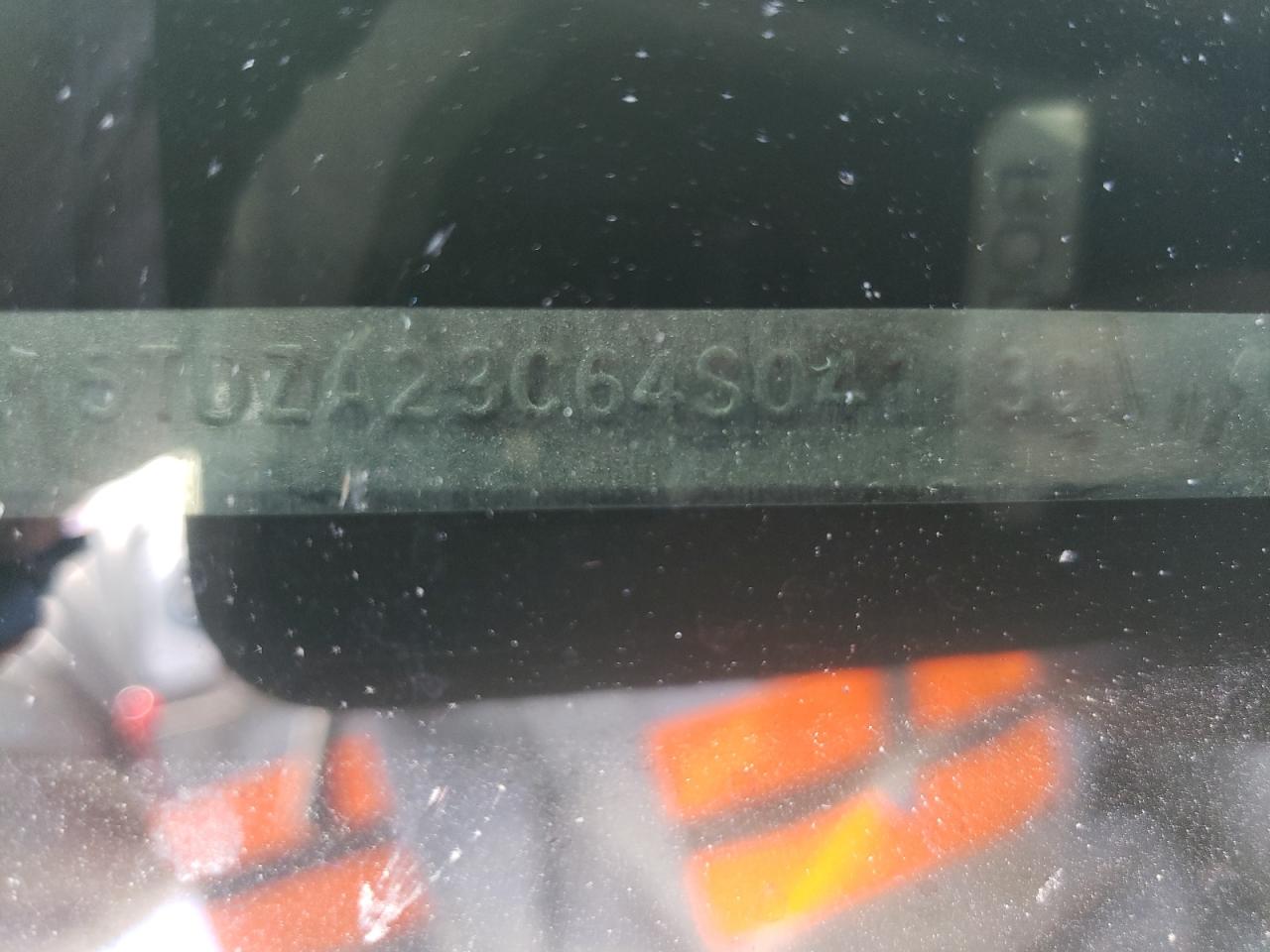Photo 10 from auction – 2004 TOYOTA SIENNA CE with VIN 5TDZA23C64S041130