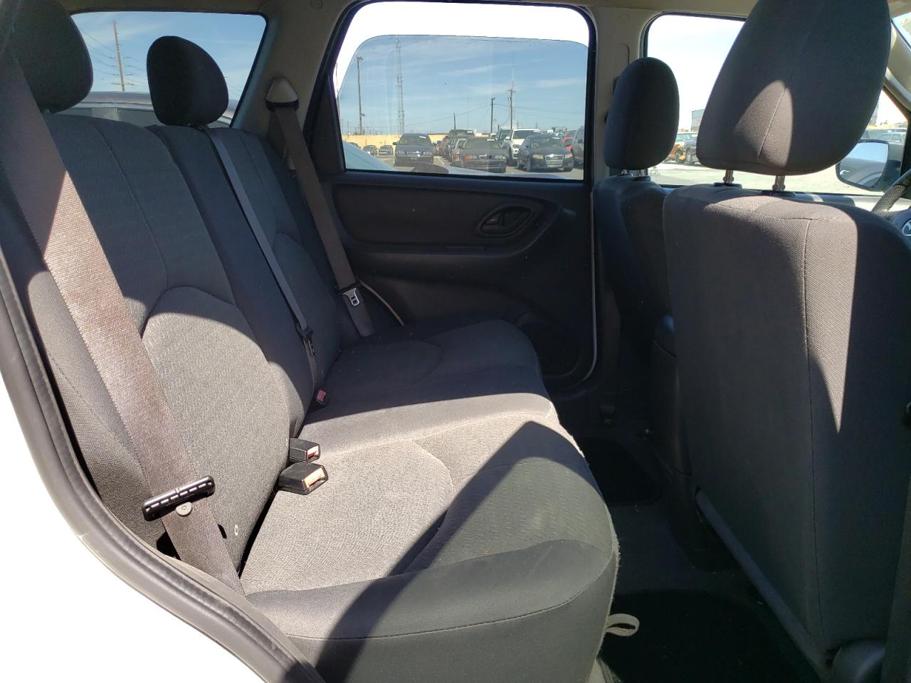 Photo 6 from auction – 2005 MAZDA TRIBUTE I with VIN 4F2YZ02Z55KM17744