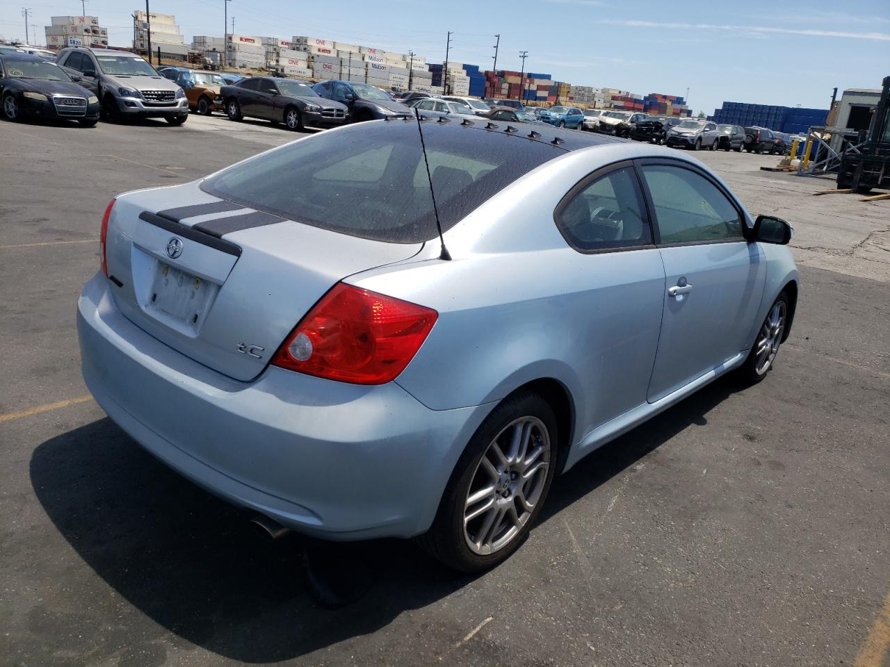 Photo 4 from auction – 2005 TOYOTA SCION TC with VIN JTKDE177450051058