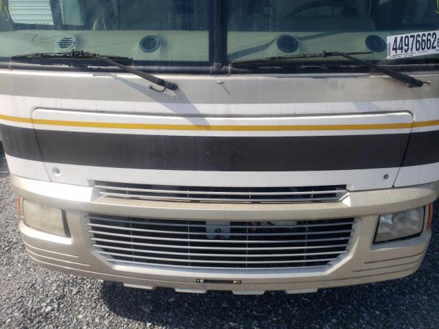 Photo 7 from auction – 2005 FLEETWOOD BOUNDER with VIN 5B4MP67G153408943