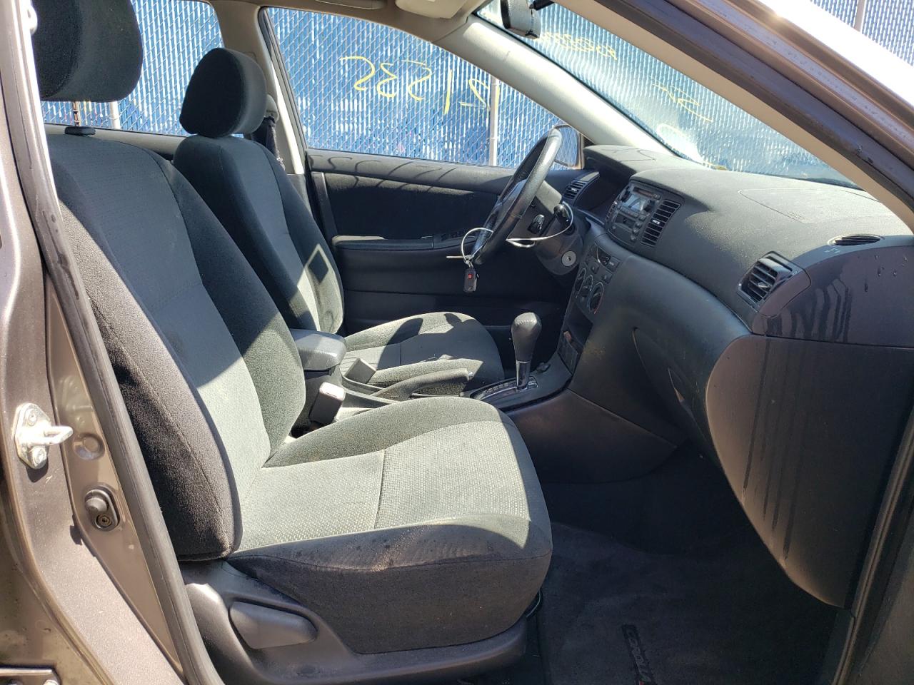 Photo 5 from auction – 2004 TOYOTA COROLLA CE with VIN 2T1BR32E04C188183