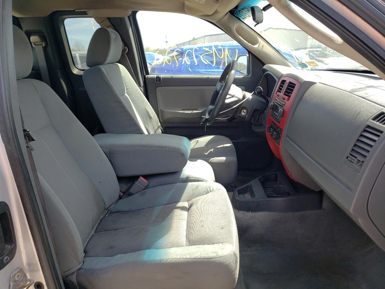 Photo 5 from auction – 2005 DODGE DAKOTA ST with VIN 1D7HE22N85S193668