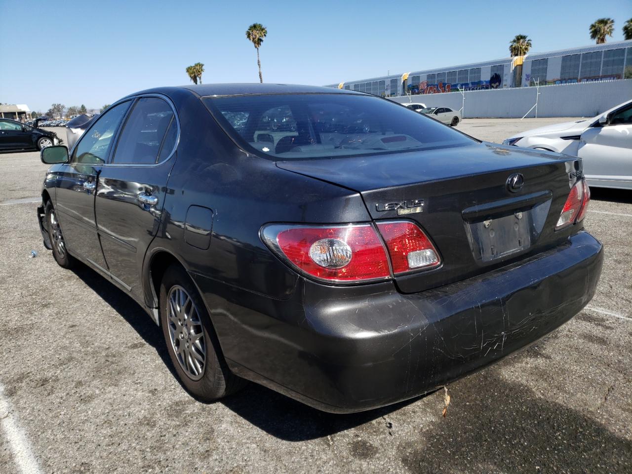 Photo 3 from auction – 2004 LEXUS ES 330 with VIN JTHBA30G145038347
