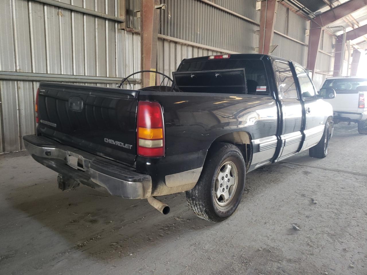 Photo 17 from auction – 2002 CHEVROLET SILVERADO with VIN 2GCEC19T121415724