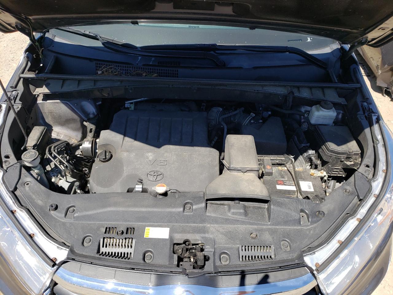 Photo 7 from auction – 2016 TOYOTA HIGHLANDER with VIN 5TDDKRFH1GS260301