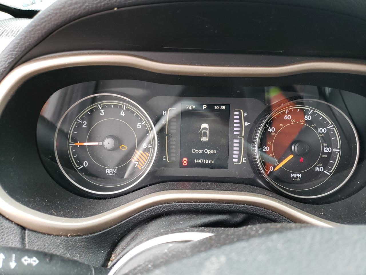 Photo 8 from auction – 2015 JEEP CHEROKEE L with VIN 1C4PJMCB1FW525235