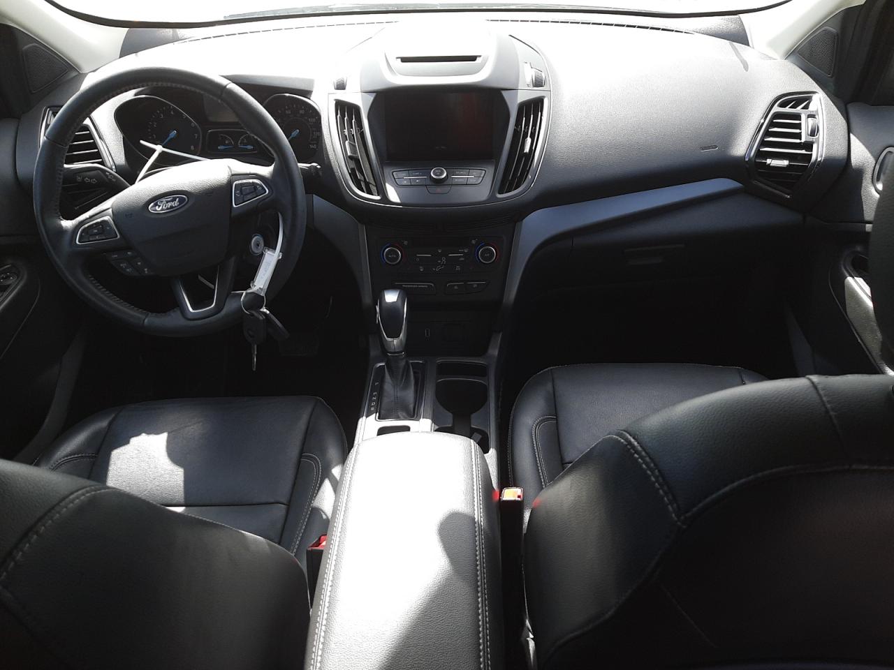 Photo 9 from auction – 2018 FORD ESCAPE SEL with VIN 1FMCU0HD2JUC32422