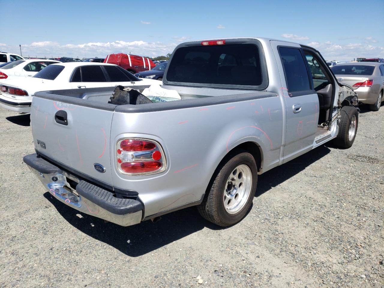 Photo 4 from auction – 2002 FORD F150 SUPER with VIN 1FTRW07LX2KC76487