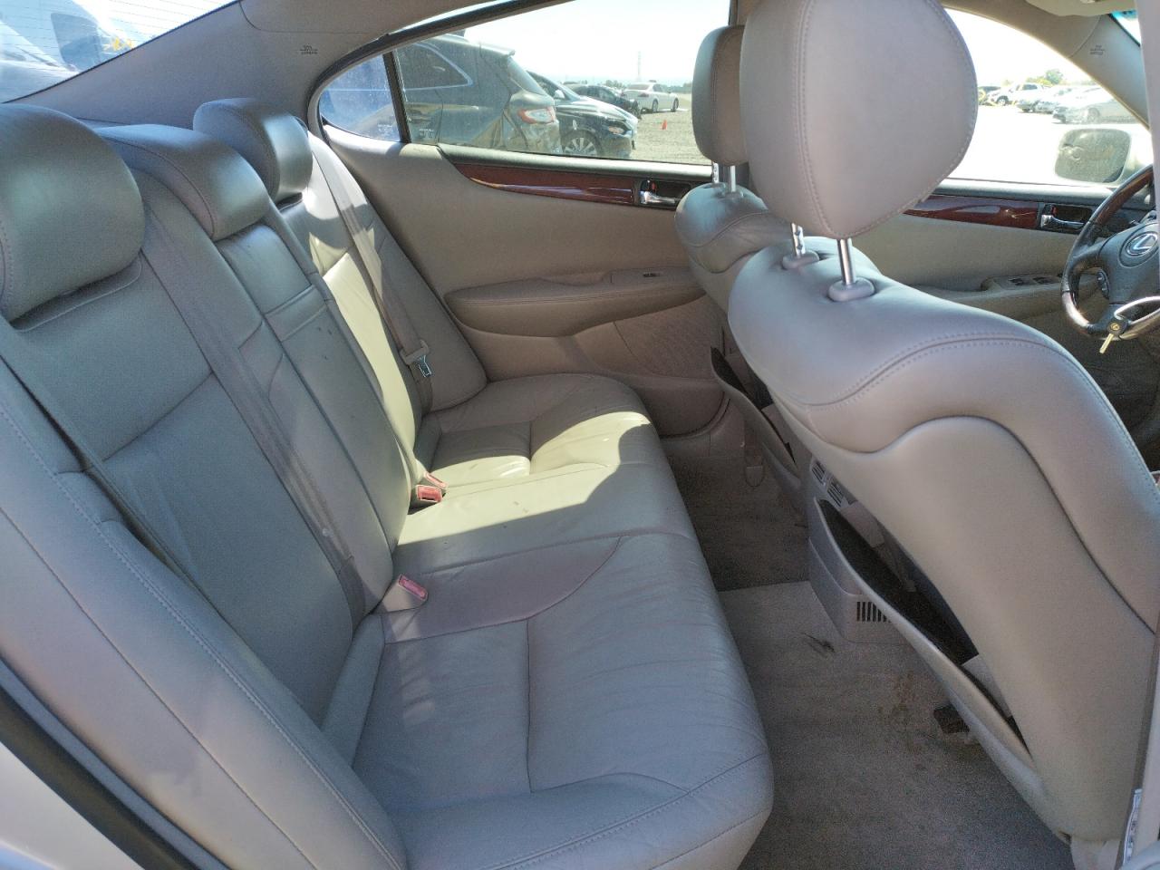 Photo 6 from auction – 2002 LEXUS ES with VIN JTHBF30G420036832
