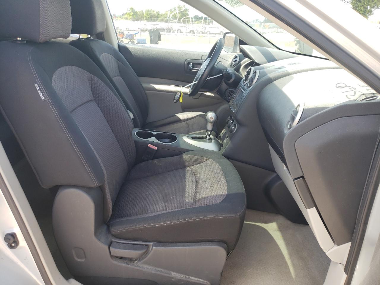 Photo 5 from auction – 2011 NISSAN ROGUE S with VIN JN8AS5MT5BW152909