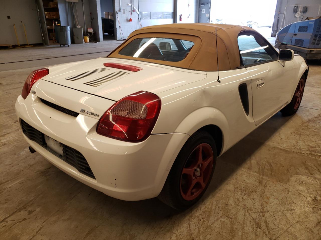 Photo 4 from auction – 2001 TOYOTA MR2 SPYDER with VIN JTDFR320110035176