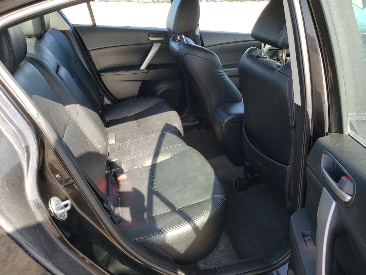 Photo 6 from auction – 2011 MAZDA 3 S with VIN JM1BL1W6XB1375599