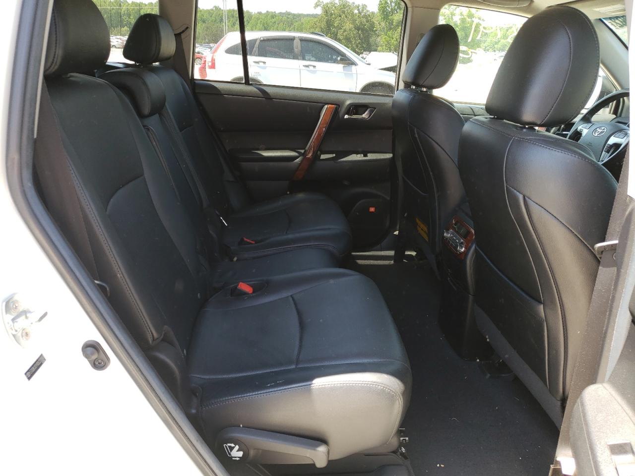 Foto 6 de la subasta – 2013 TOYOTA HIGHLANDER con VIN 5TDDK3EH1DS223307