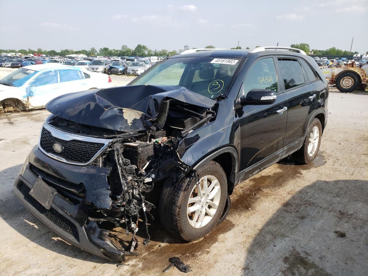 Photo 2 from auction – 2015 KIA SORENTO LX with VIN 5XYKT4A63FG586335