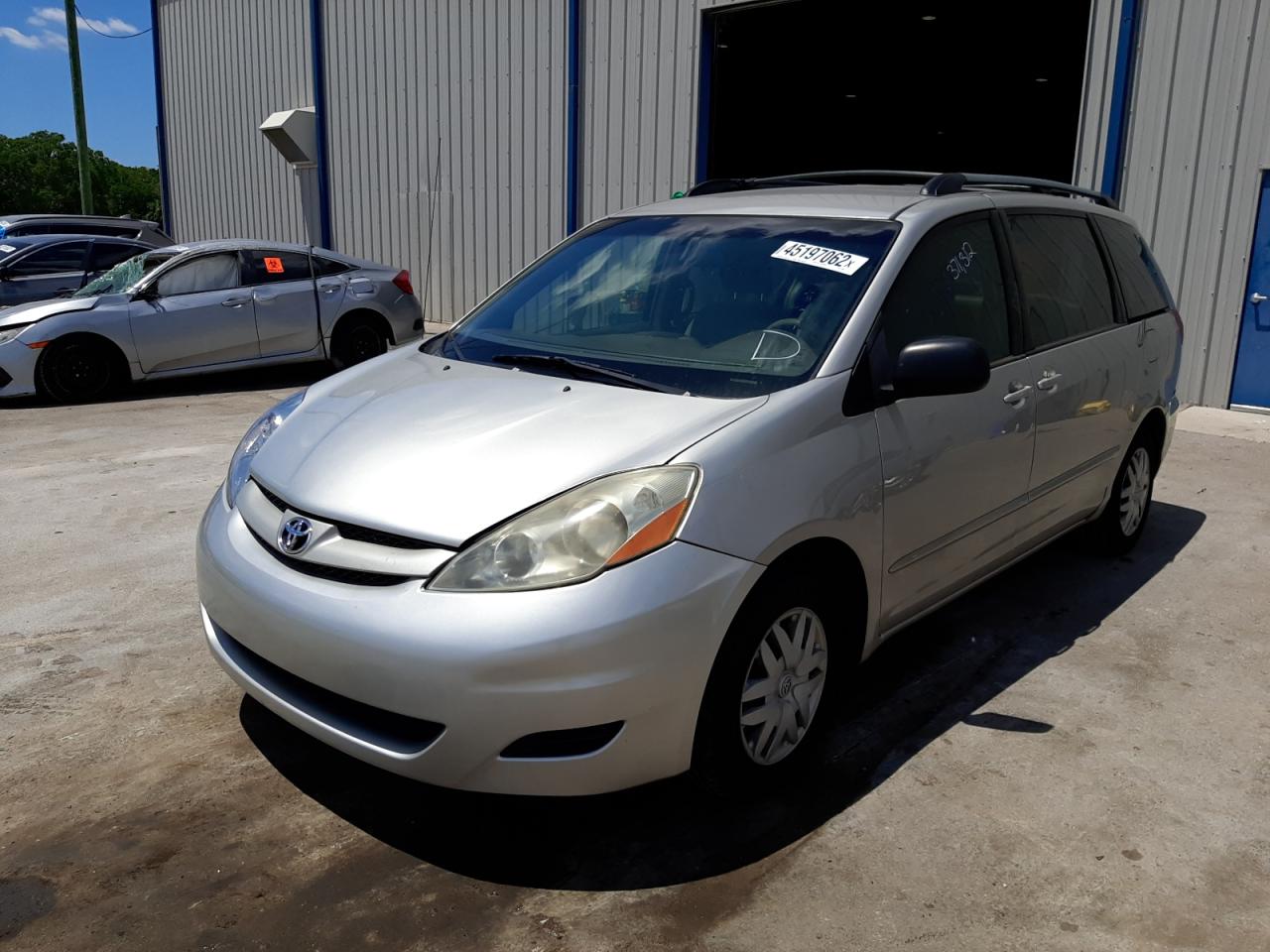 Photo 2 from auction – 2006 TOYOTA SIENNA CE with VIN 5TDZA23C46S517068