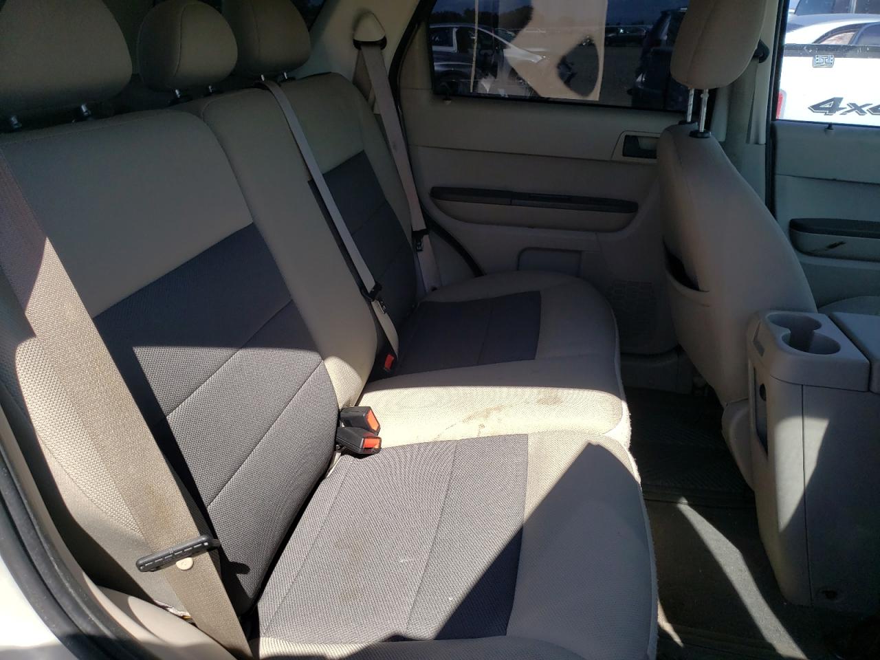 Photo 6 from auction – 2008 FORD ESCAPE XLT with VIN 1FMCU03178KC67587