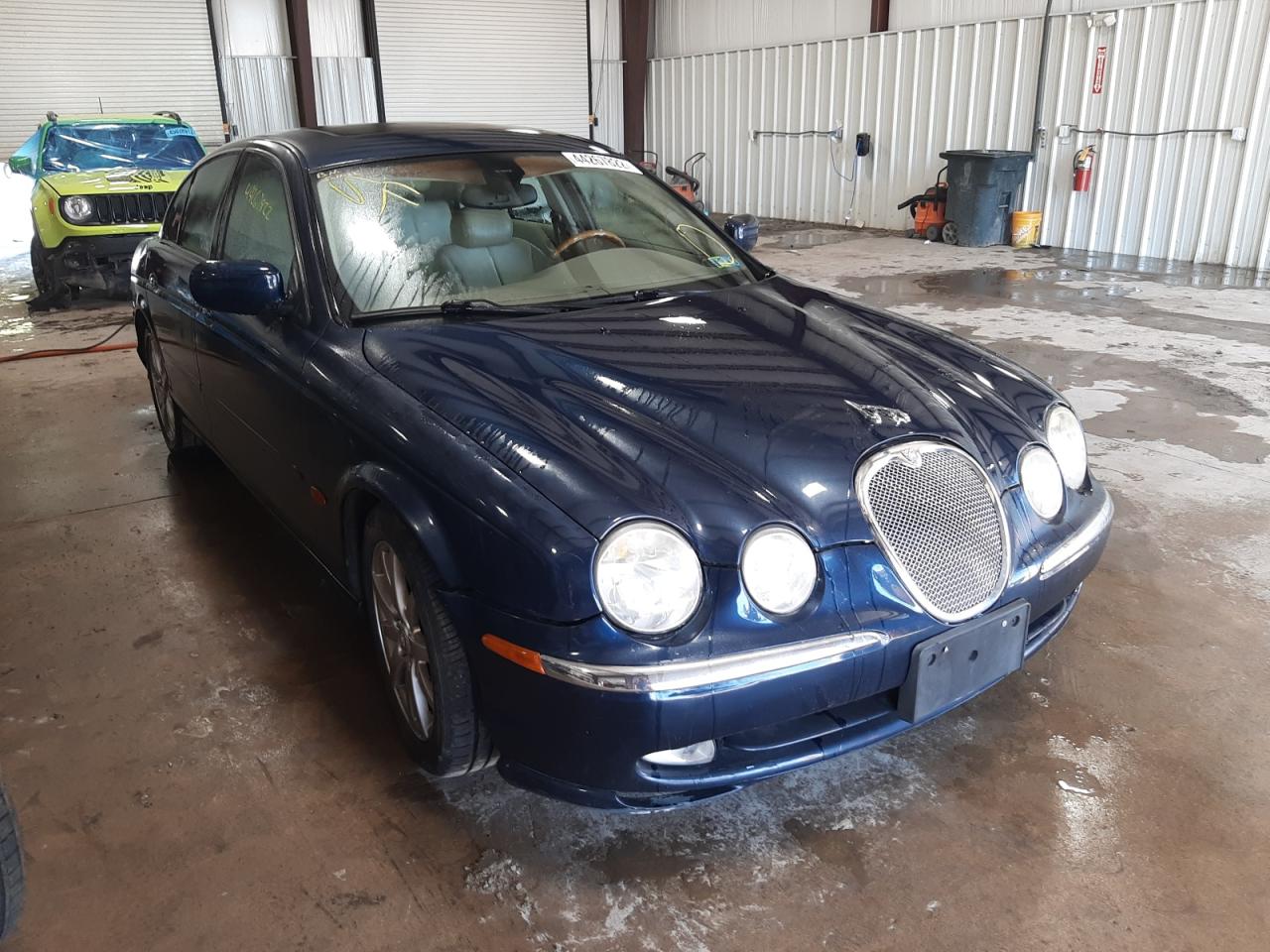 JAGUAR S-TYPE 2000 with VIN SAJDA01C0YFL65389 - Photo from auction