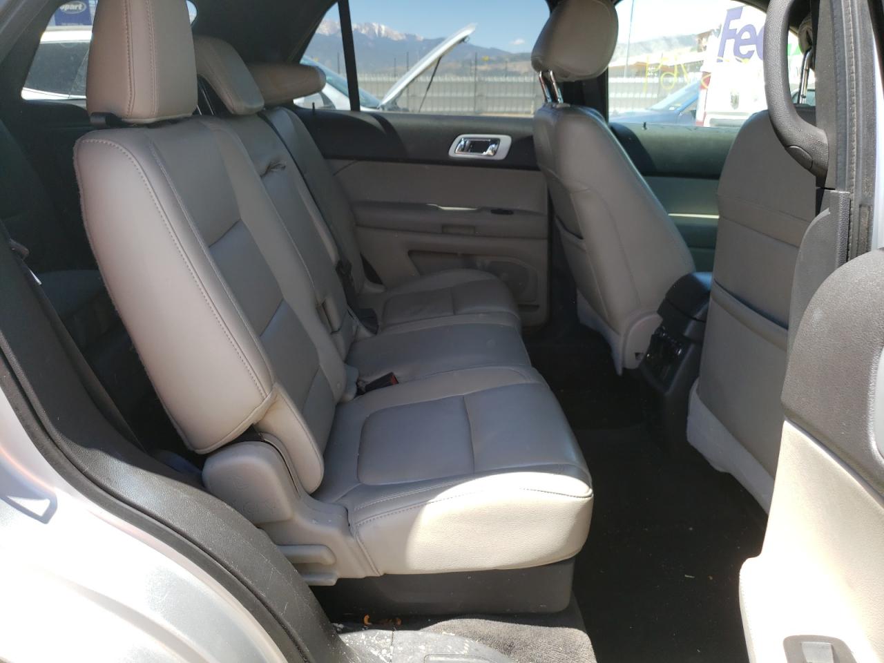 Photo 6 from auction – 2011 FORD EXPLORER L with VIN 1FMHK8F87BGA21989