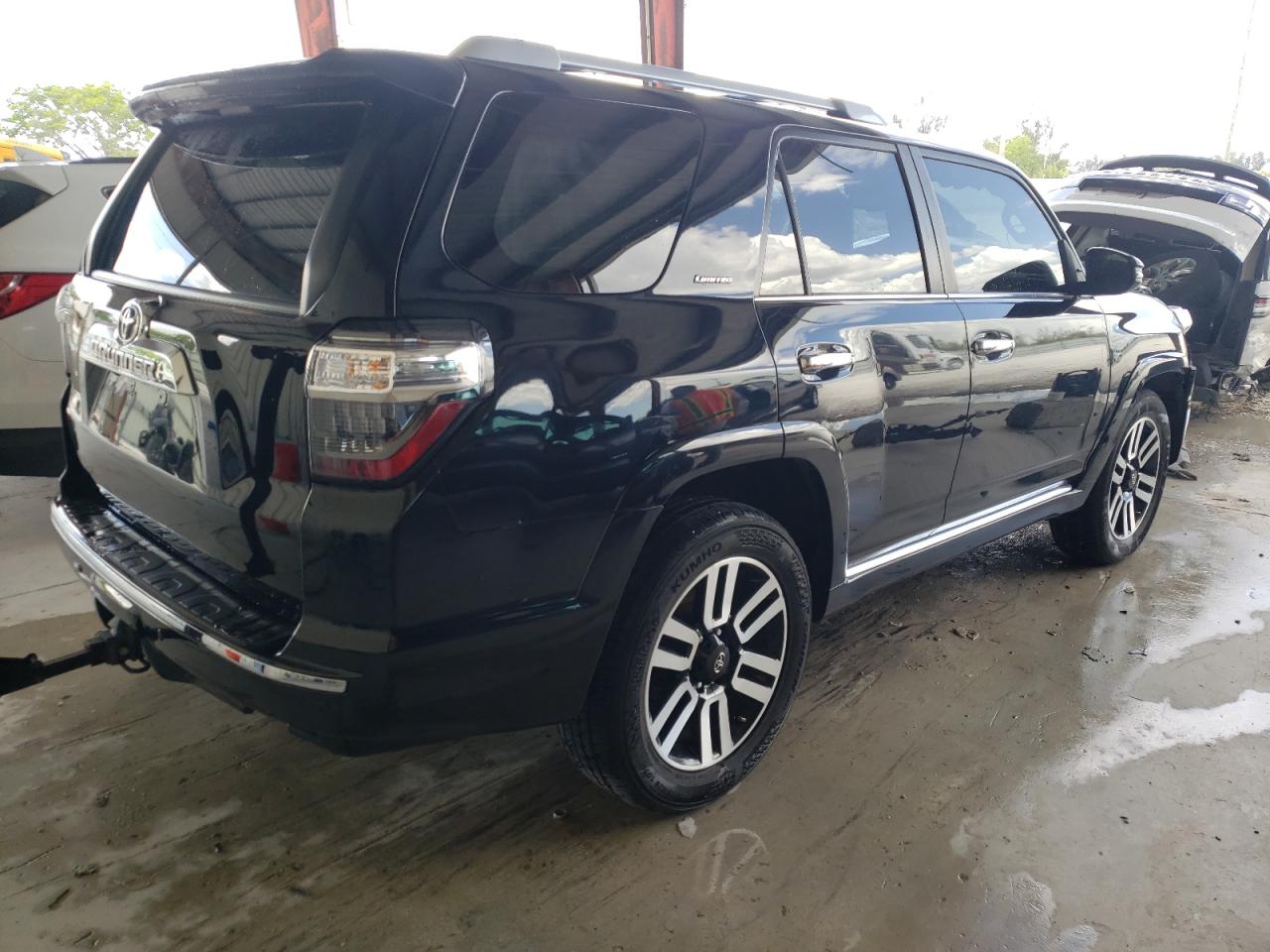 Photo 4 from auction – 2015 TOYOTA 4RUNNER SR with VIN JTEZU5JR2F5088515