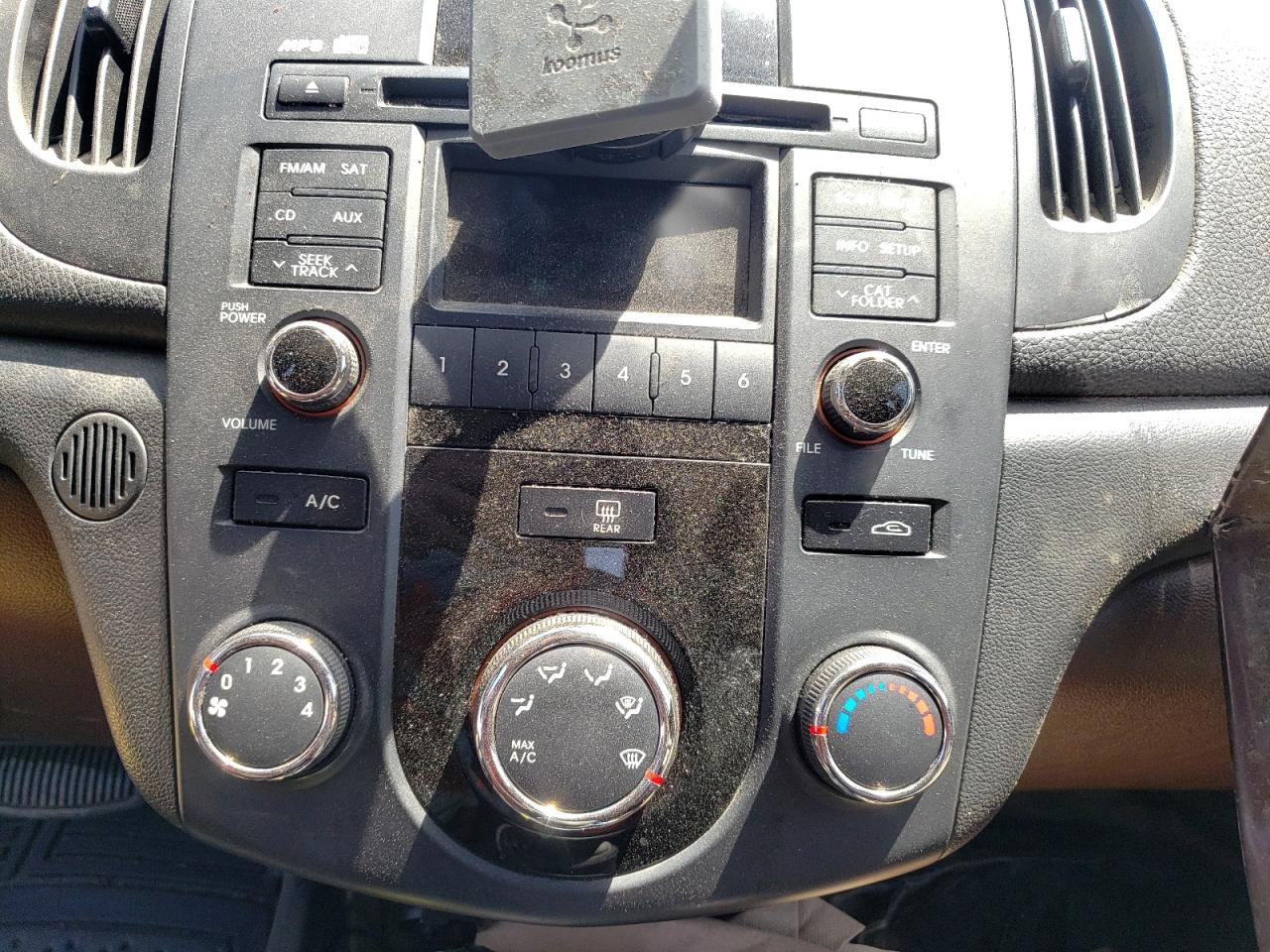 Photo 9 from auction – 2010 KIA FORTE EX with VIN KNAFU4A27A5287182
